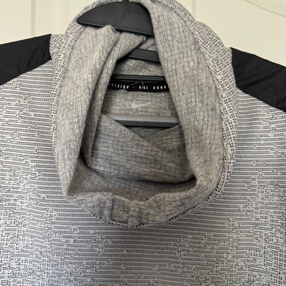 Nike Therma-Fit ADV Run Division Midlayer Shirt - Picture 7 of 12